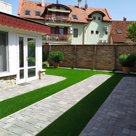 Zoli Apartmanok-Zoli Koelcsey 19 Villa Hajdúszoboszló Exterior foto