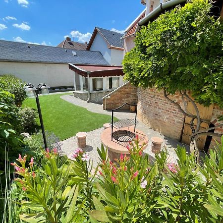 Zoli Apartmanok-Zoli Koelcsey 19 Villa Hajdúszoboszló Exterior foto