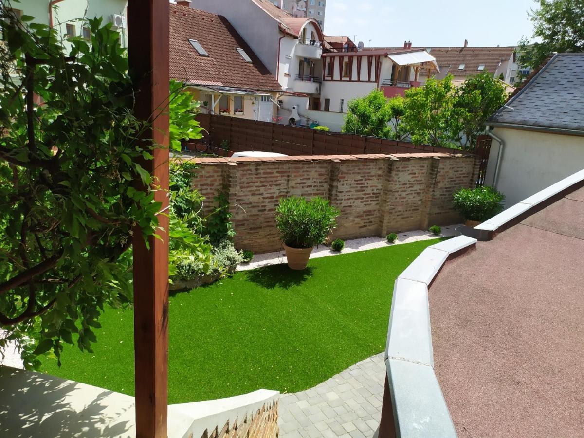 Zoli Apartmanok-Zoli Koelcsey 19 Villa Hajdúszoboszló Exterior foto
