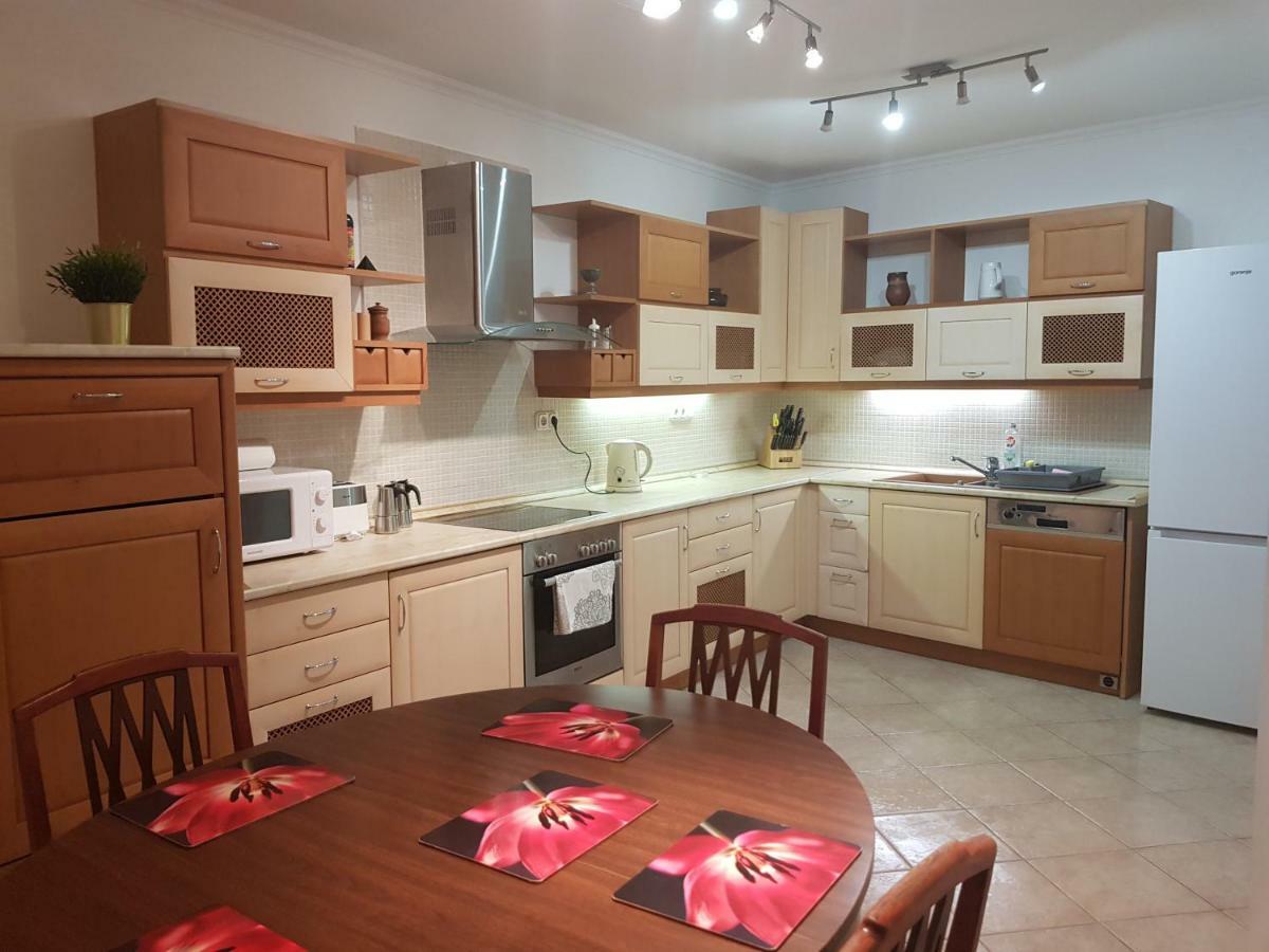 Zoli Apartmanok-Zoli Koelcsey 19 Villa Hajdúszoboszló Exterior foto
